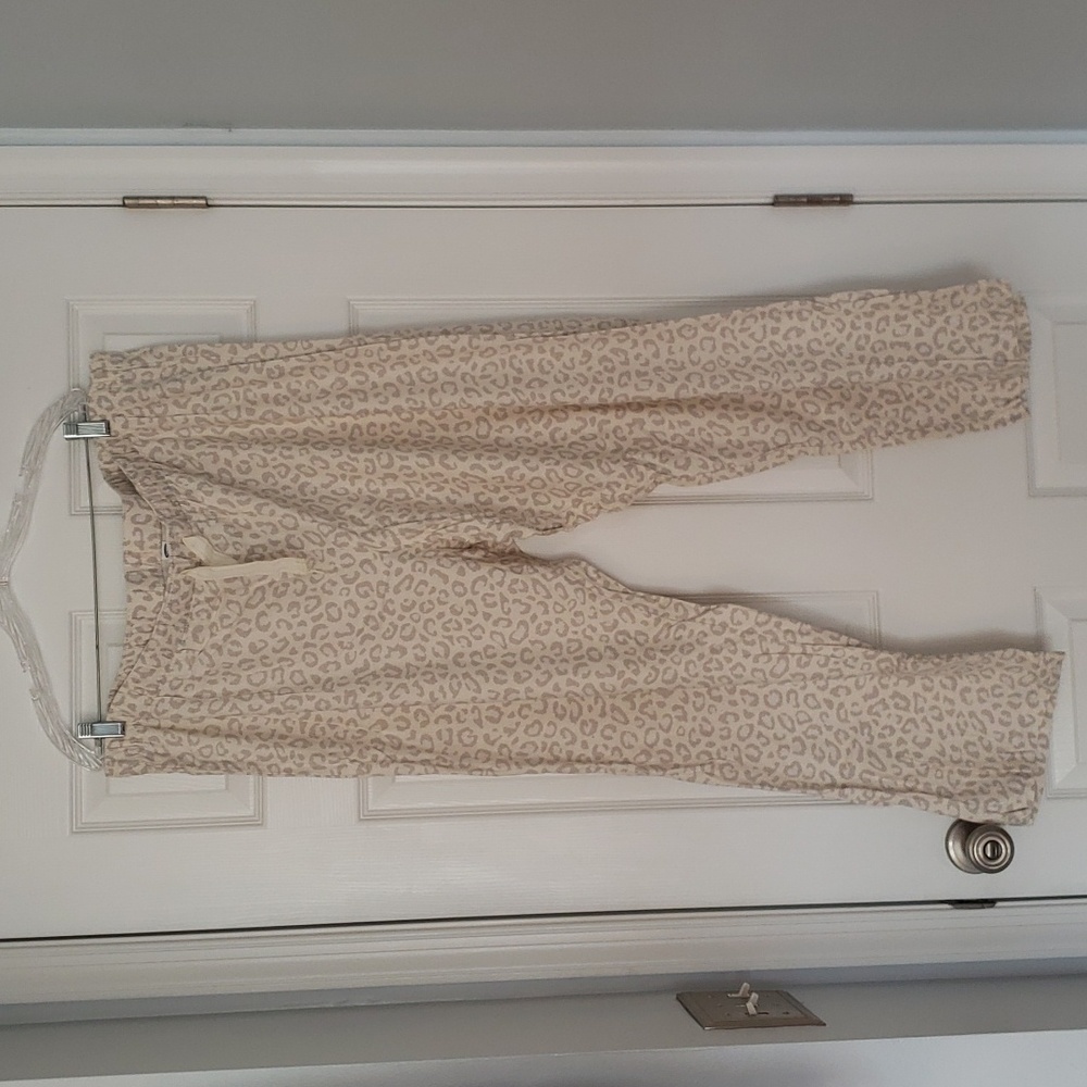 Old Navy Snow Leopard Flannel Pants & FREE SWEATSHIRT